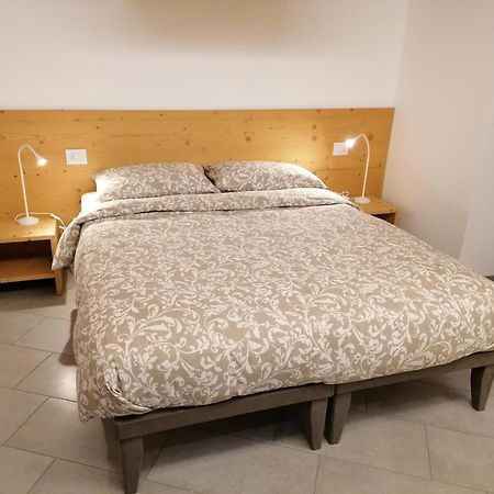Old Town Apartments Tirano Phòng bức ảnh